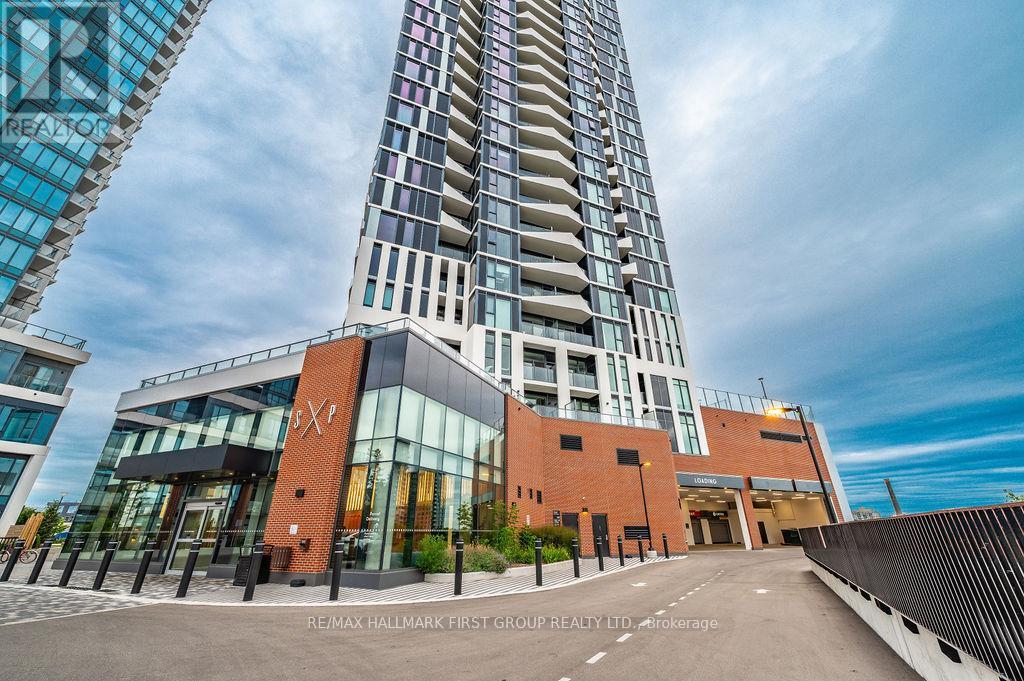 610 - 25 Wellington Street, Kitchener, Ontario  N2G 0G5 - Photo 2 - X13807158