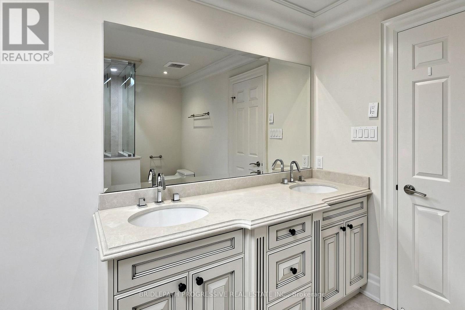 2 Thornlea Court, Markham, Ontario  L3T 2R2 - Photo 28 - N13806856