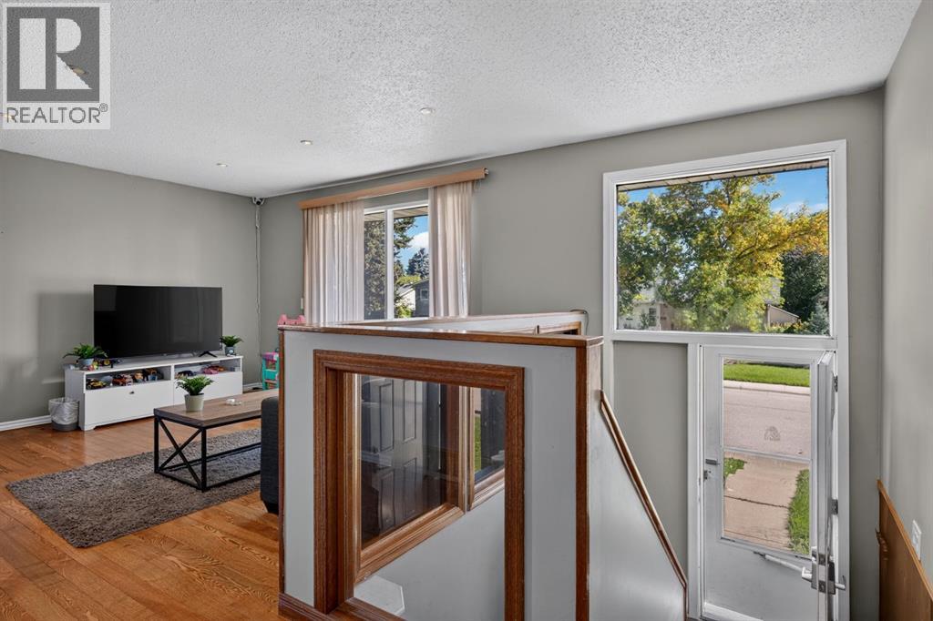 4843 7 Avenue Se, Calgary, Alberta  T2A 0A3 - Photo 4 - A2346376