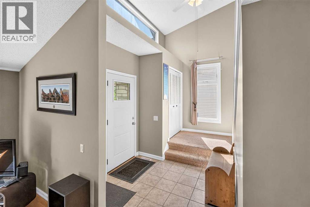 7 Woodbrook Way Sw, Calgary, Alberta  T2W 4J7 - Photo 5 - A2346273