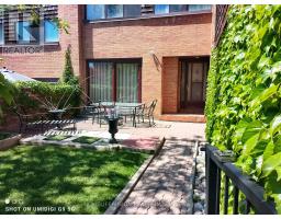 6 LAURIE SHEPWAY, Toronto, Ontario