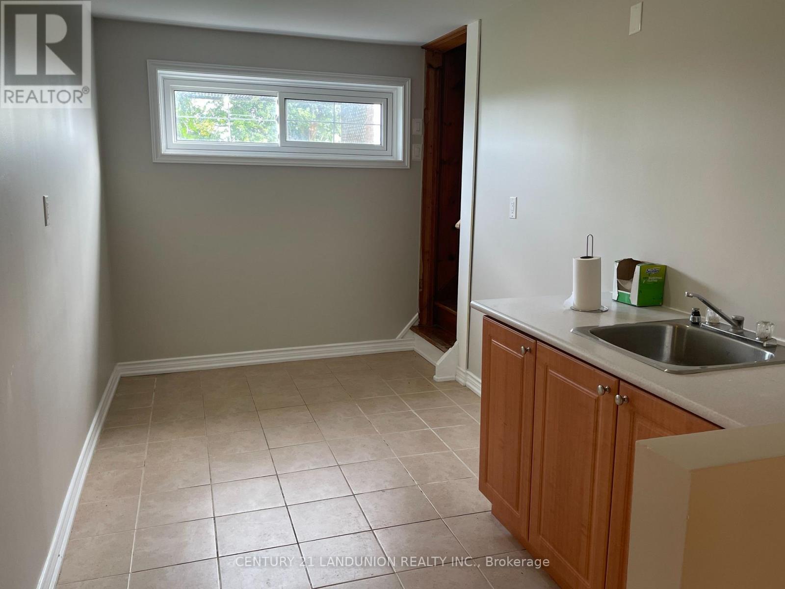 Residence Primary Unit/b - 20215 Woodbine Avenue, East Gwillimbury, Ontario  L0G 1R0 - Photo 10 - N13807208