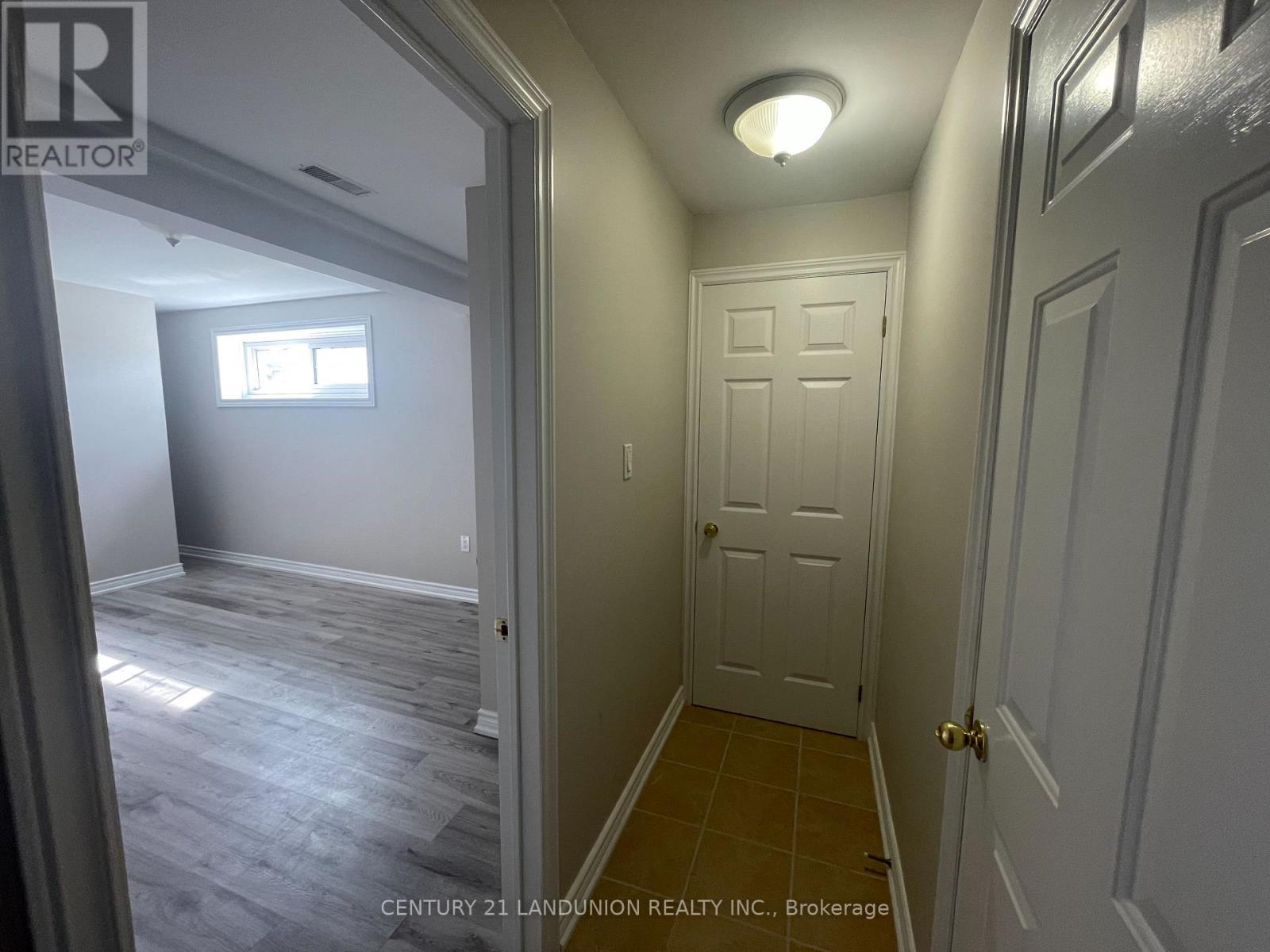 Residence Primary Unit/b - 20215 Woodbine Avenue, East Gwillimbury, Ontario  L0G 1R0 - Photo 13 - N13807208
