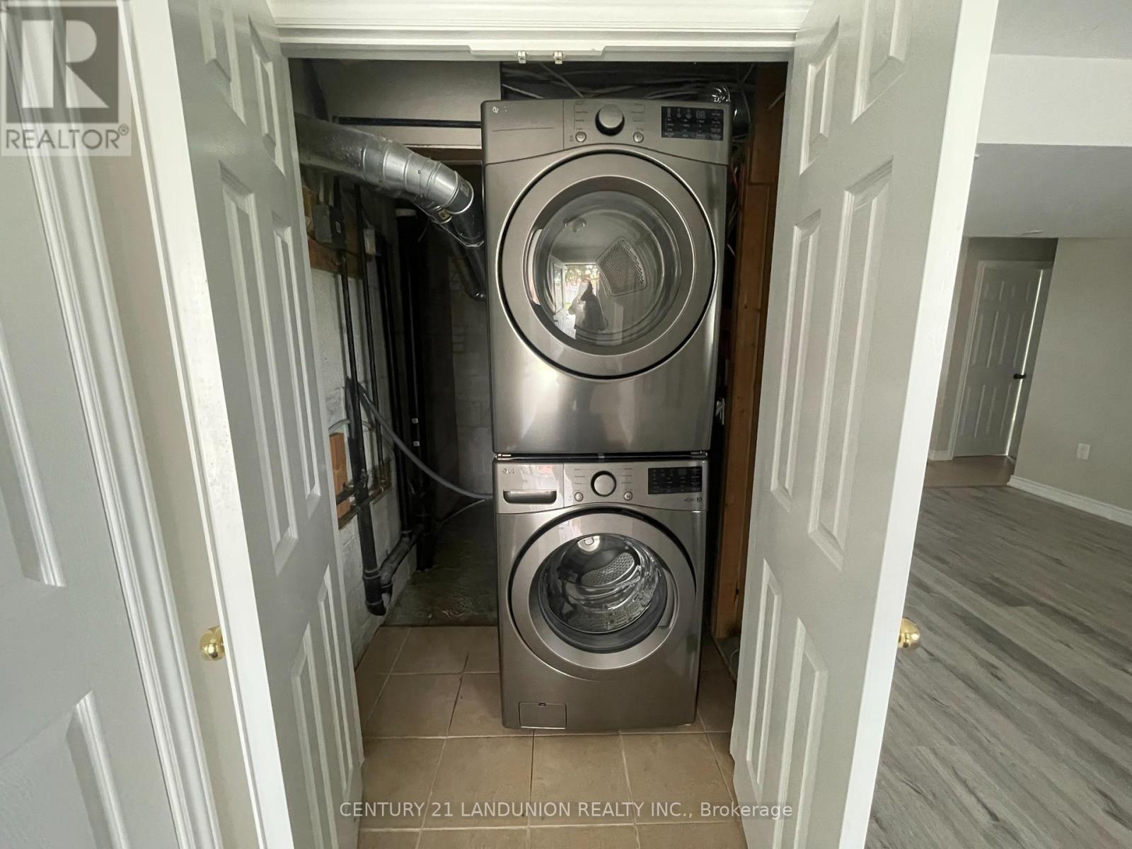 Residence Primary Unit/b - 20215 Woodbine Avenue, East Gwillimbury, Ontario  L0G 1R0 - Photo 6 - N13807208