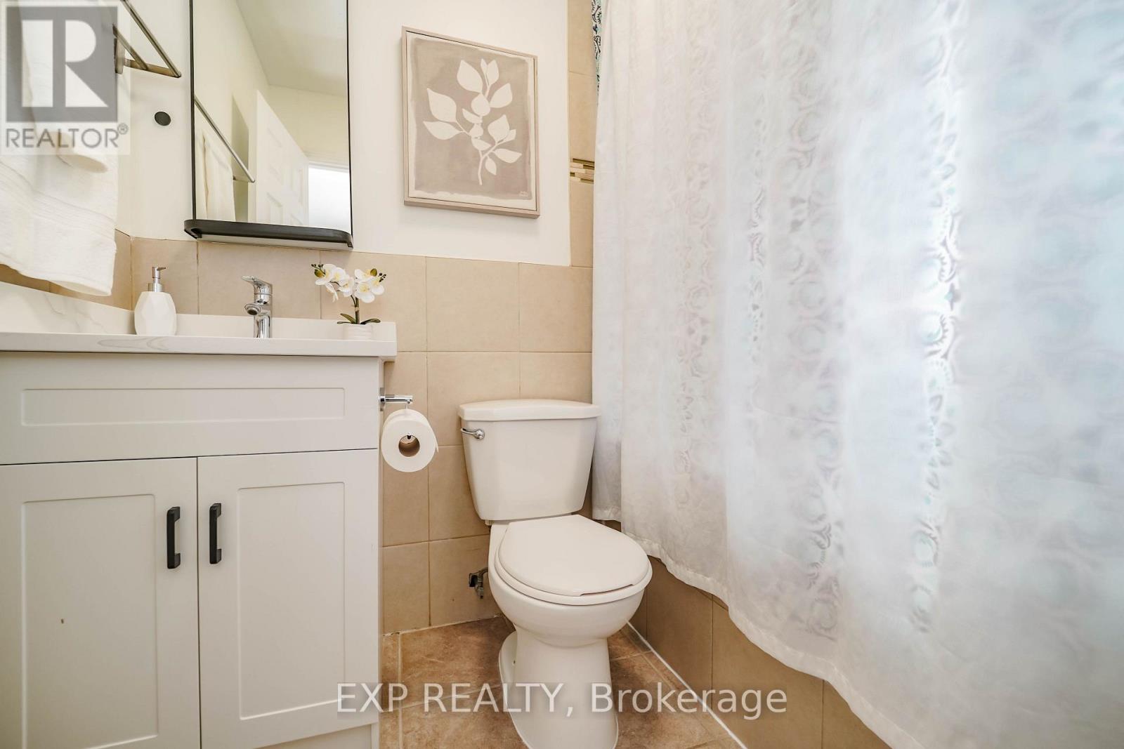 Upper - 47 Greendale Avenue, Toronto, Ontario  M6N 4P4 - Photo 14 - W13807188