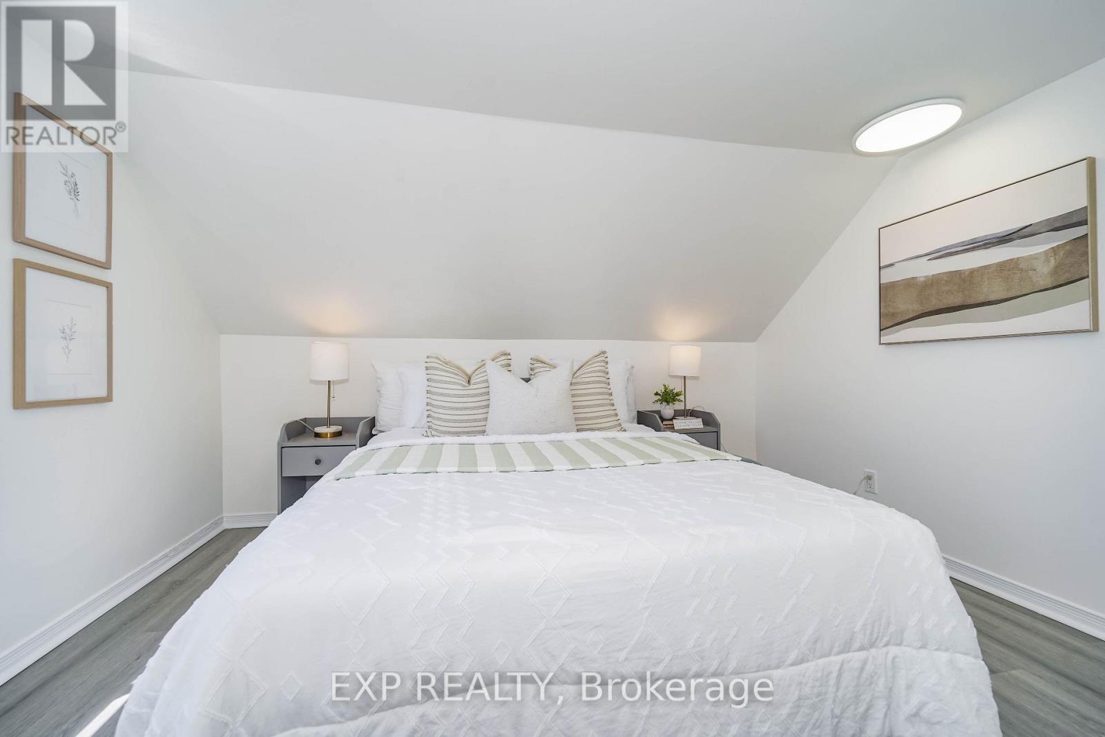 Upper - 47 Greendale Avenue, Toronto, Ontario  M6N 4P4 - Photo 21 - W13807188