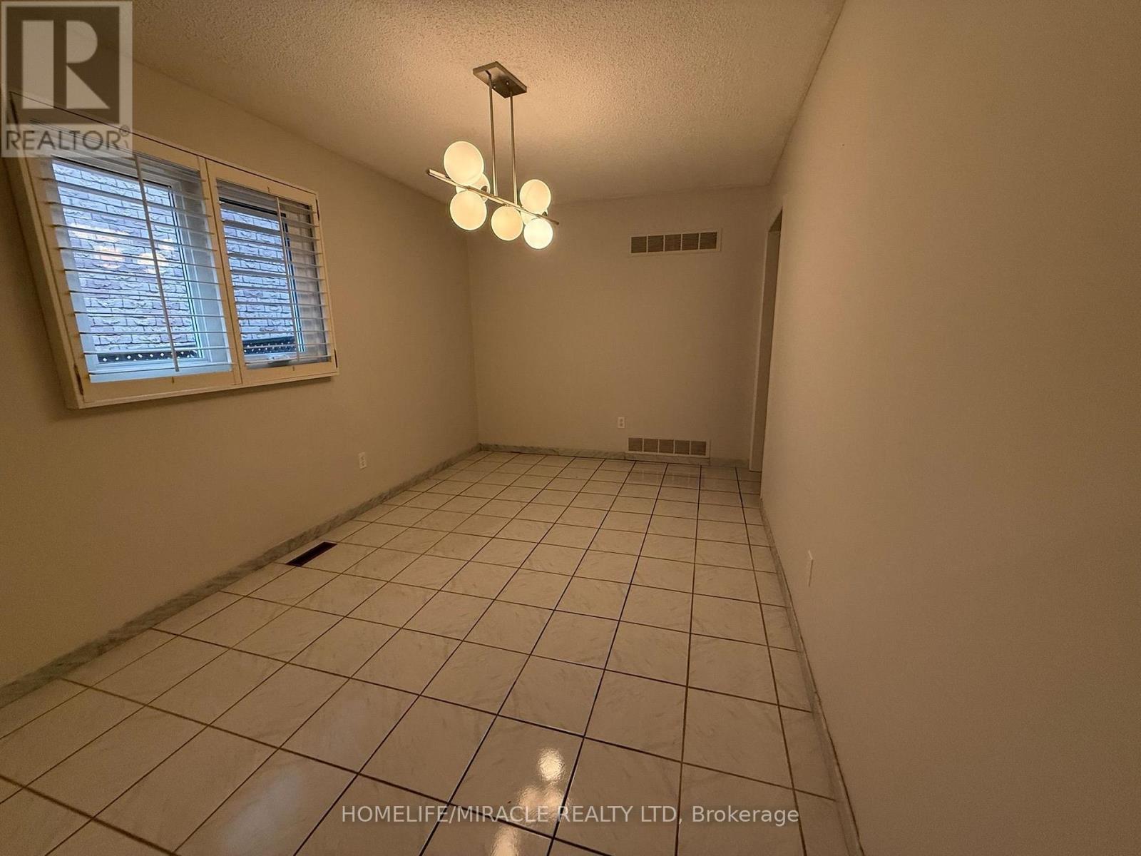 Main - 5889 River Grove Avenue, Mississauga, Ontario  L5M 4W2 - Photo 5 - W13807206