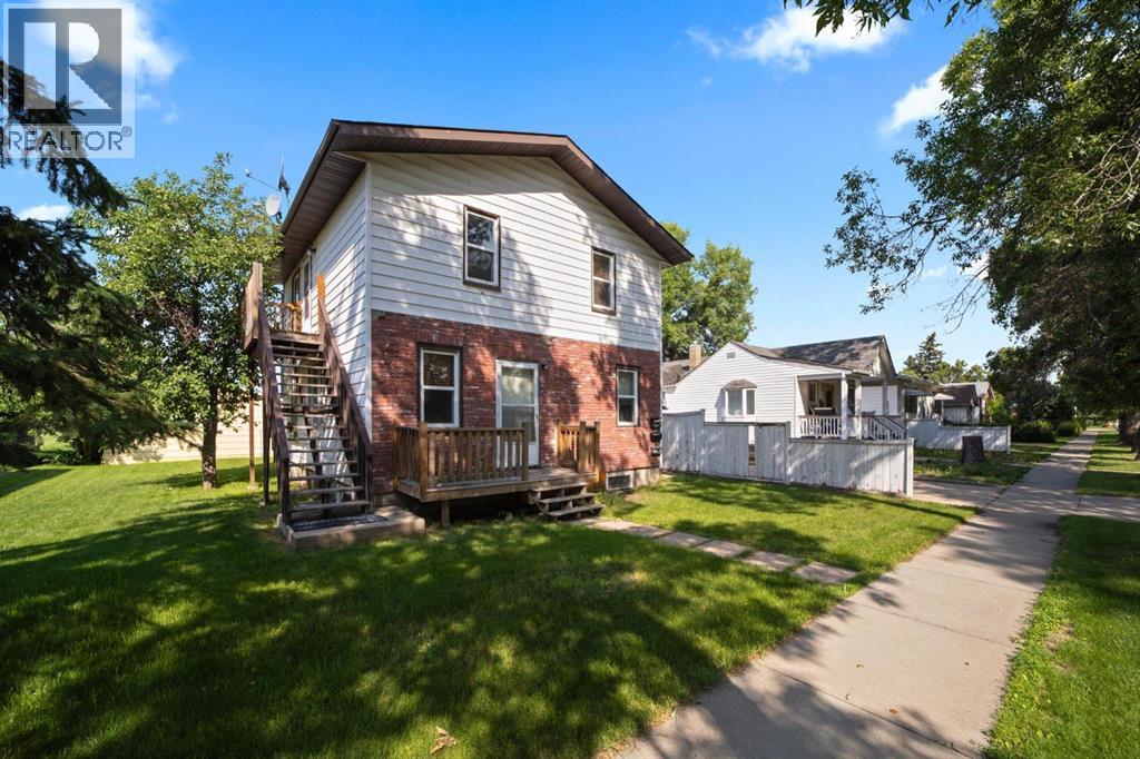 5212 52 Street photo 3