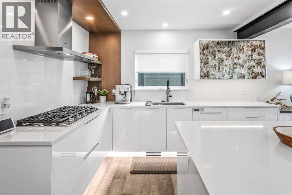 258 Grizzly Crescent, Canmore, Alberta  T1W 1B5 - Photo 4 - A2346512