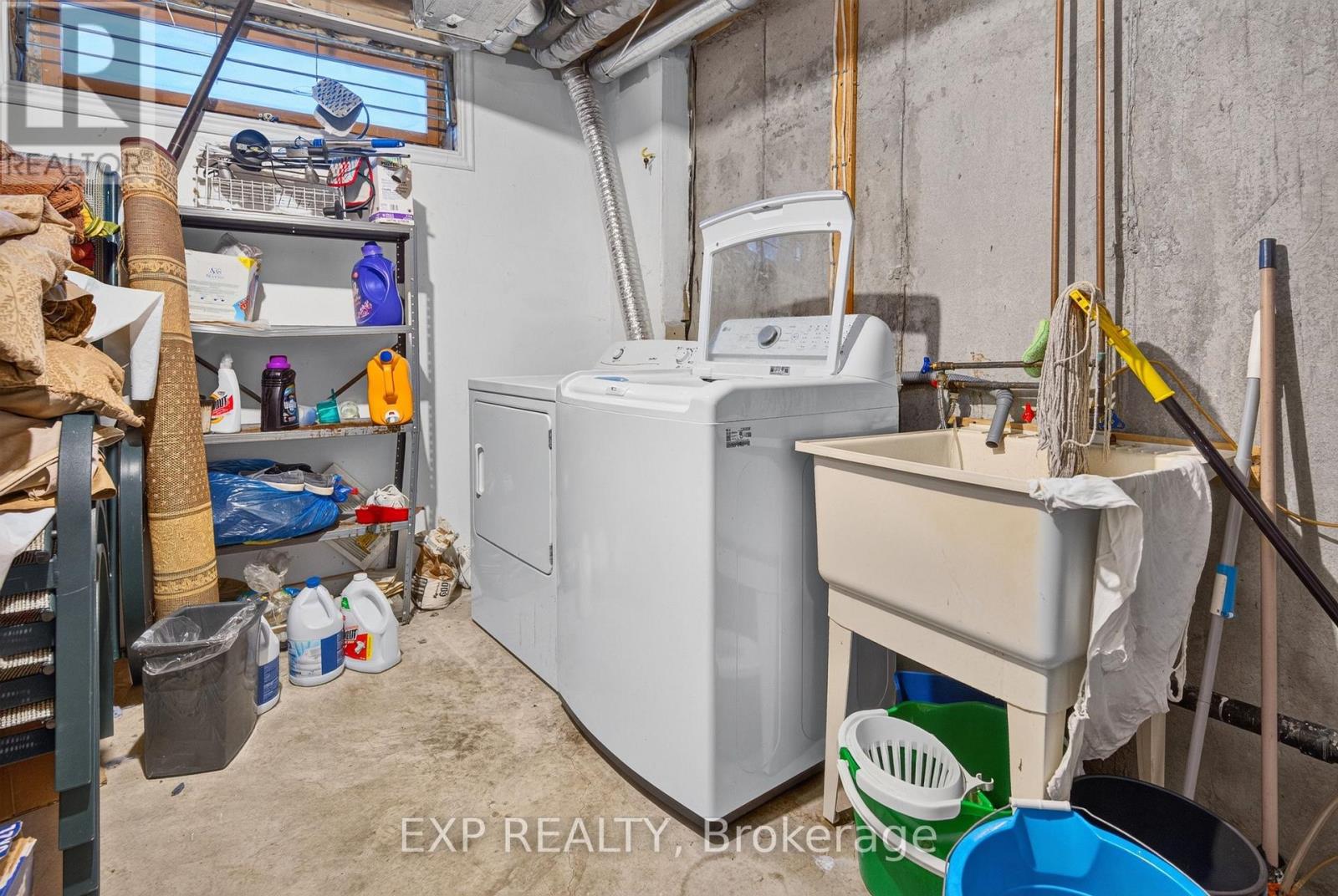 185 HUNTERSWOOD CRESCENT, Ottawa, Ontario