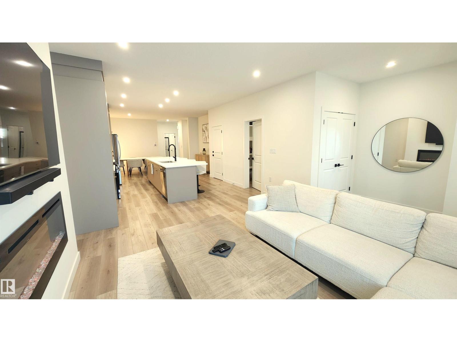 220 28 St Sw, Edmonton, Alberta  T6X 3E4 - Photo 3 - E4505565
