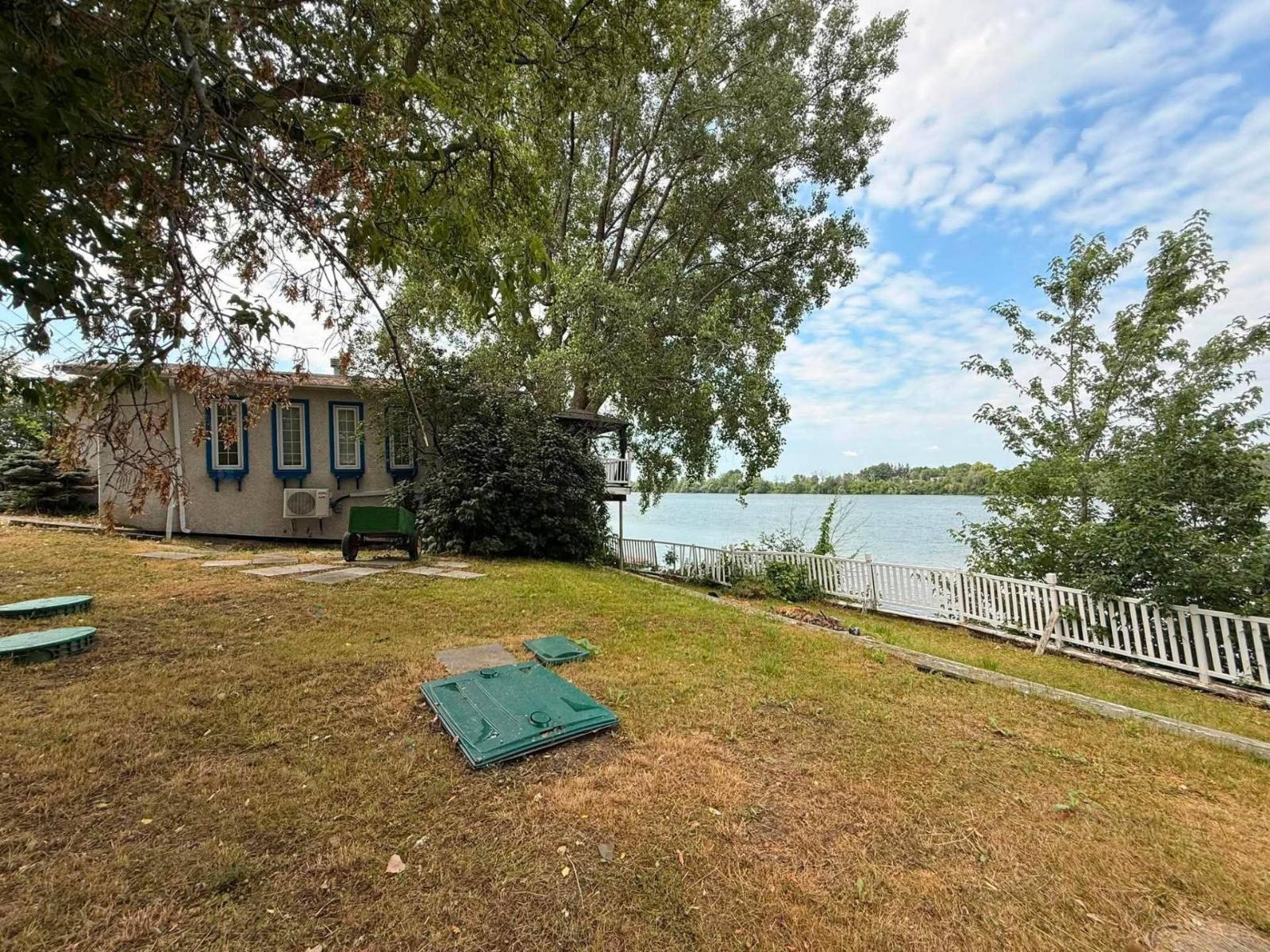 311 Ch. des Patriotes Saint-Denis-sur-Richelieu Quebec Canada J0H1K0 5