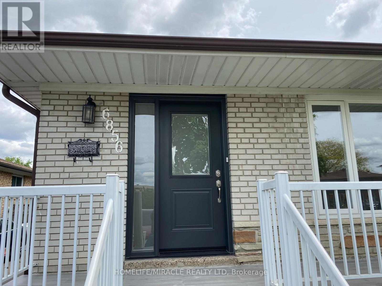 6856 DARCEL AVENUE, Mississauga, Ontario