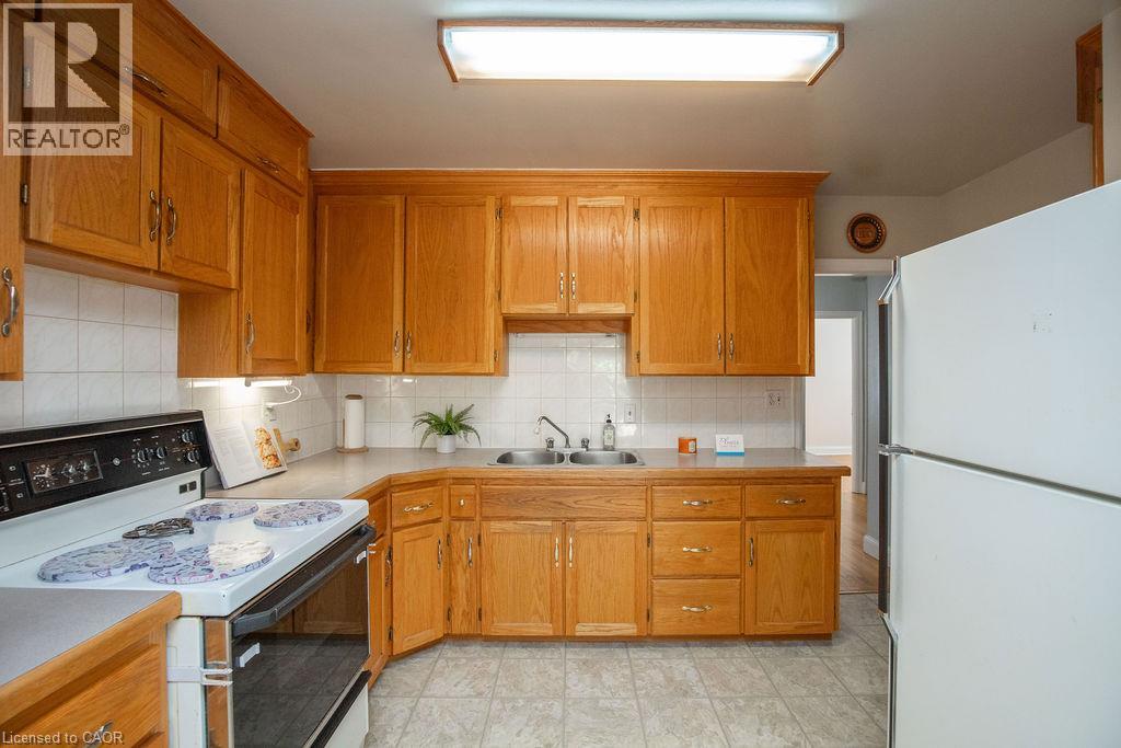 296 East 21st Street, Hamilton, Ontario  L8V 2T9 - Photo 19 - 40864891