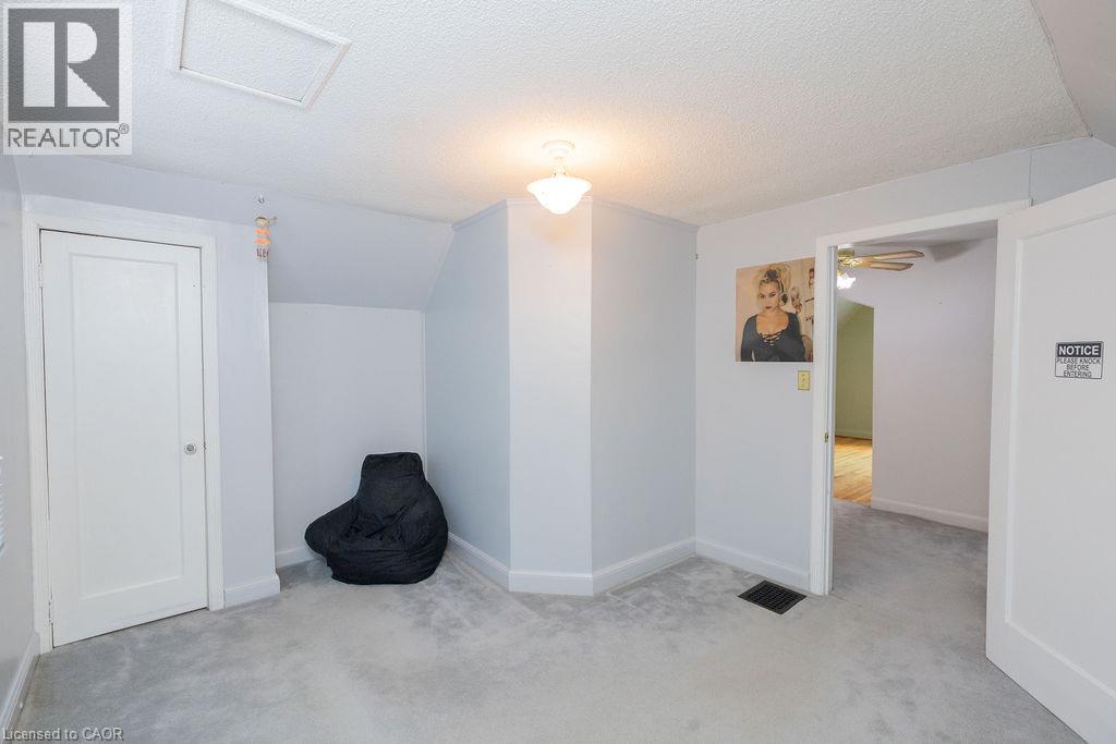 296 East 21st Street, Hamilton, Ontario  L8V 2T9 - Photo 32 - 40864891
