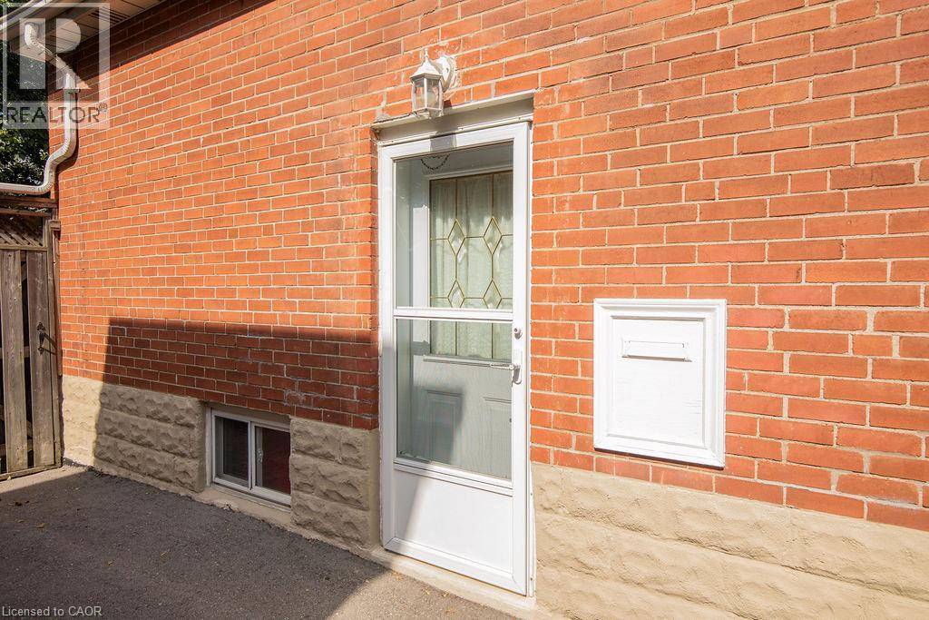 296 East 21st Street, Hamilton, Ontario  L8V 2T9 - Photo 5 - 40864891