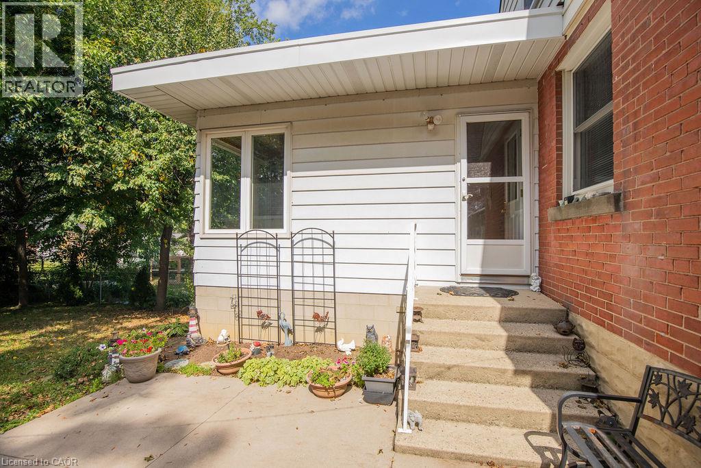 296 East 21st Street, Hamilton, Ontario  L8V 2T9 - Photo 7 - 40864891