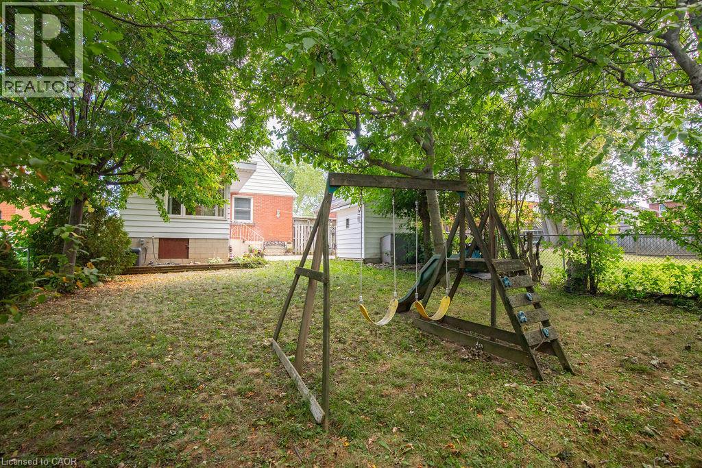 296 East 21st Street, Hamilton, Ontario  L8V 2T9 - Photo 8 - 40864891