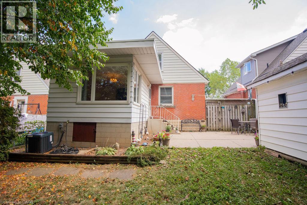 296 East 21st Street, Hamilton, Ontario  L8V 2T9 - Photo 9 - 40864891