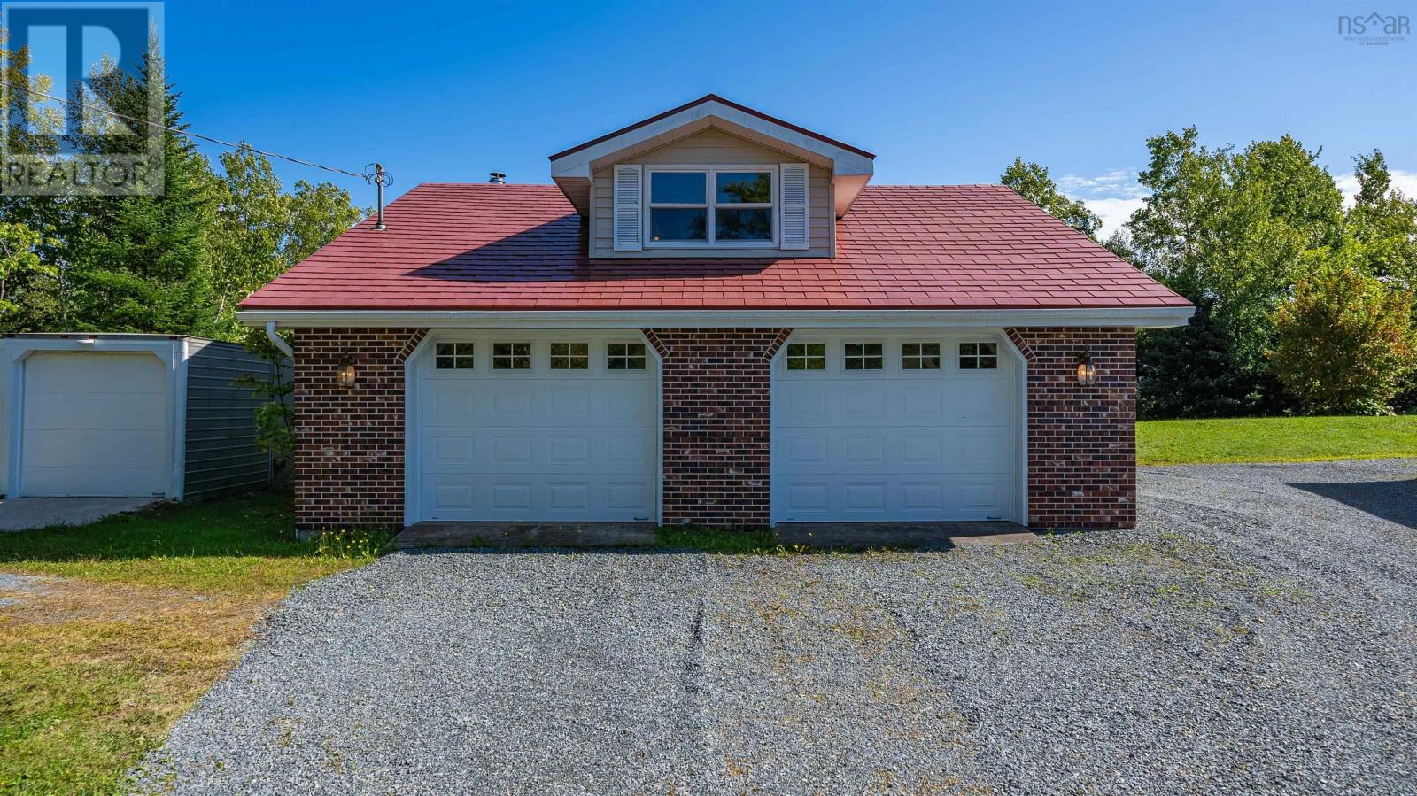 Detached Garage