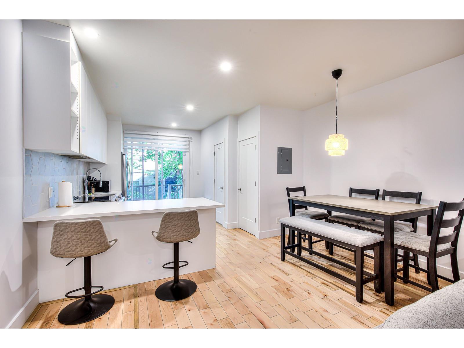 2367-2377 Rue Chapleau Montréal (Ville-Marie) Quebec Canada H2K3H4 2