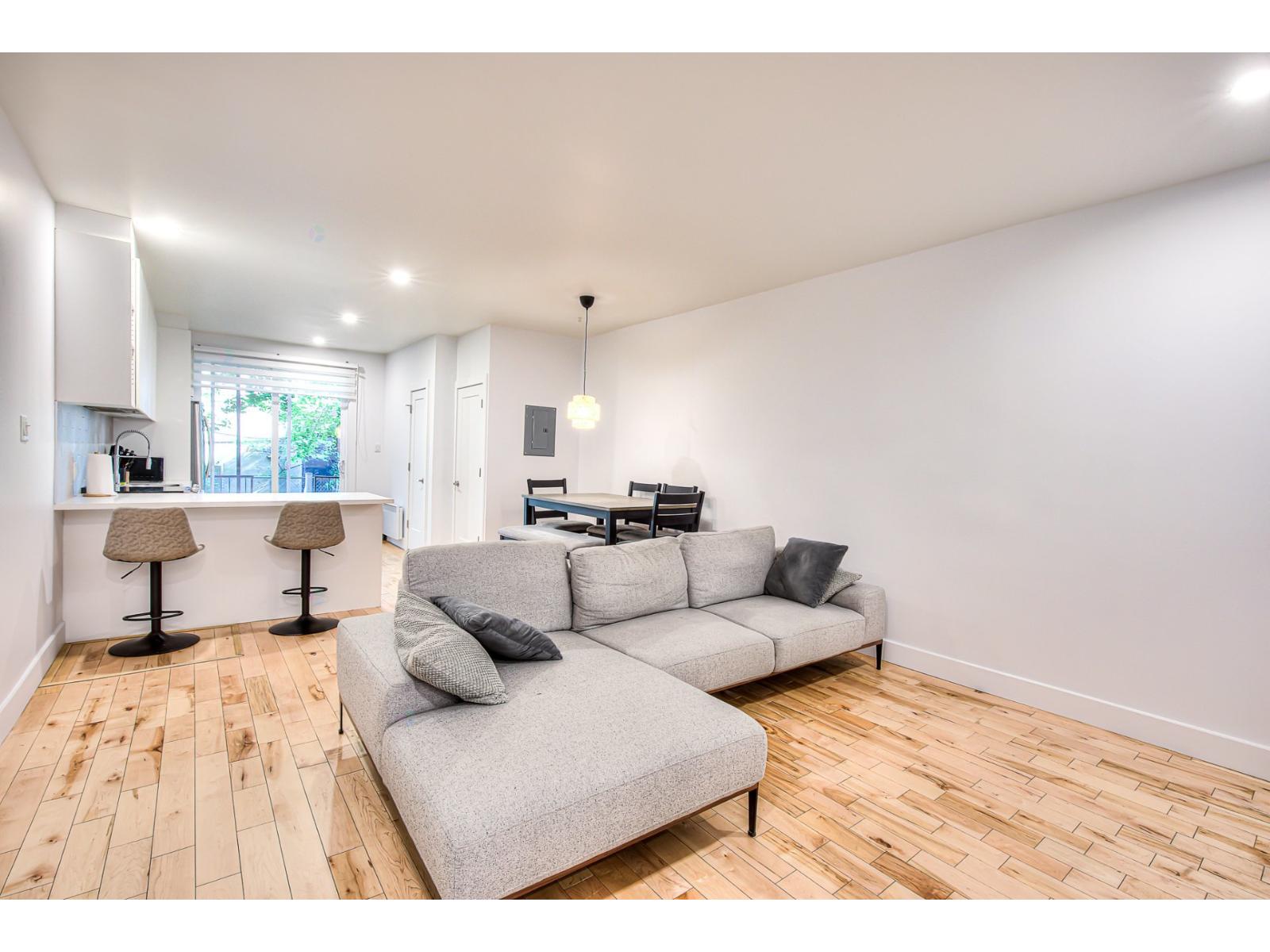2367-2377 Rue Chapleau Montréal (Ville-Marie) Quebec Canada H2K3H4 3