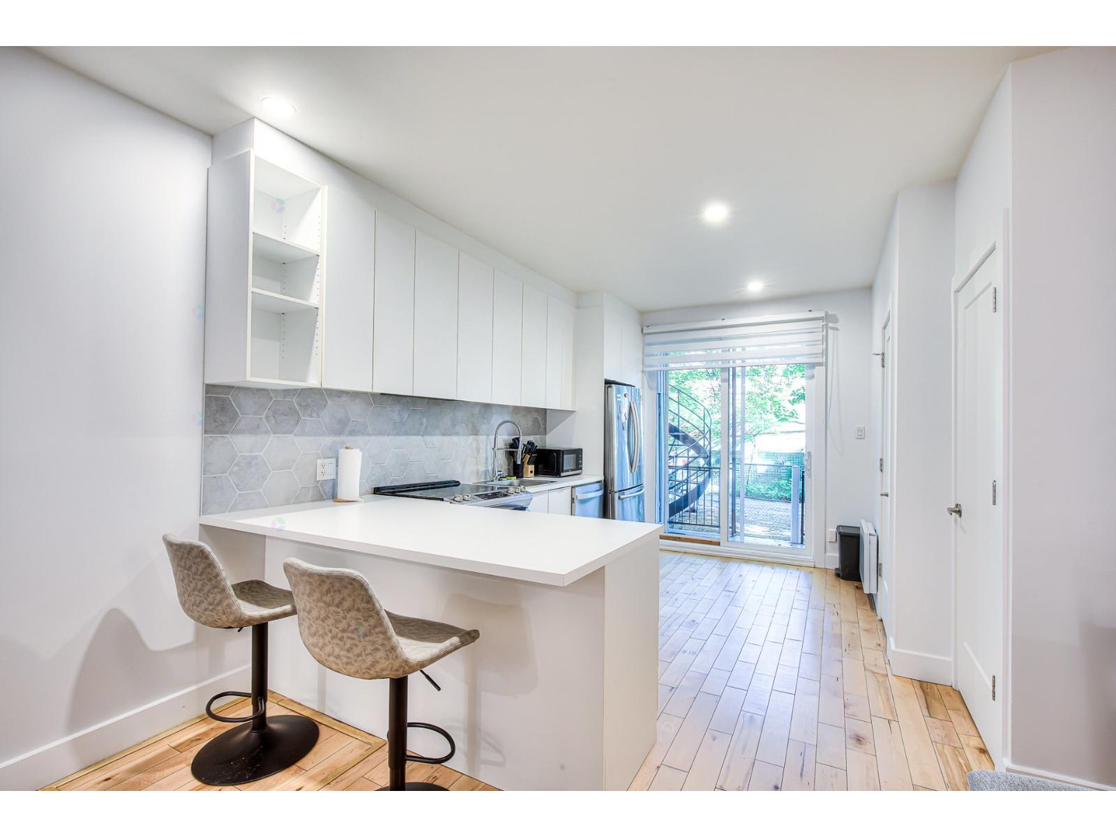 2367-2377 Rue Chapleau Montréal (Ville-Marie) Quebec Canada H2K3H4 5