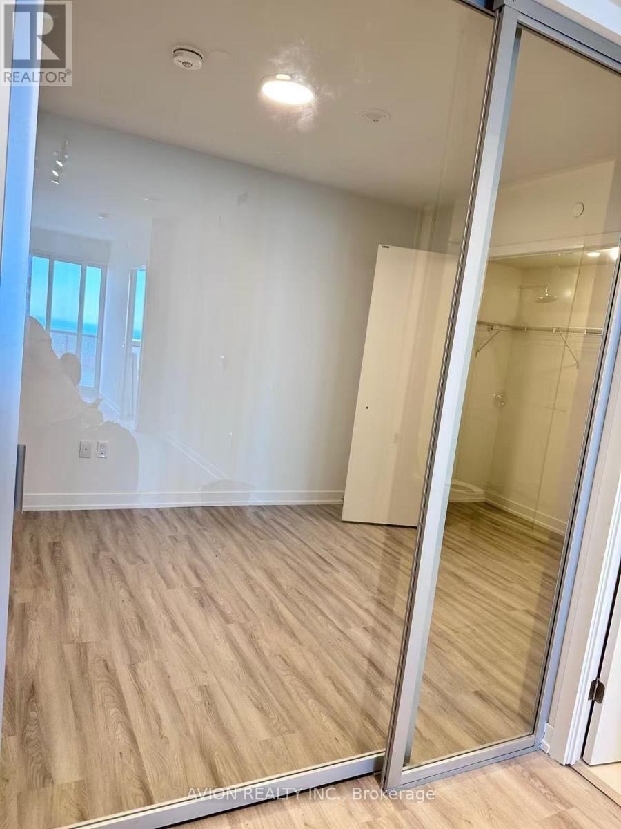 5710 - 55 Cooper Street, Toronto, Ontario  M5E 0G1 - Photo 11 - C13807248