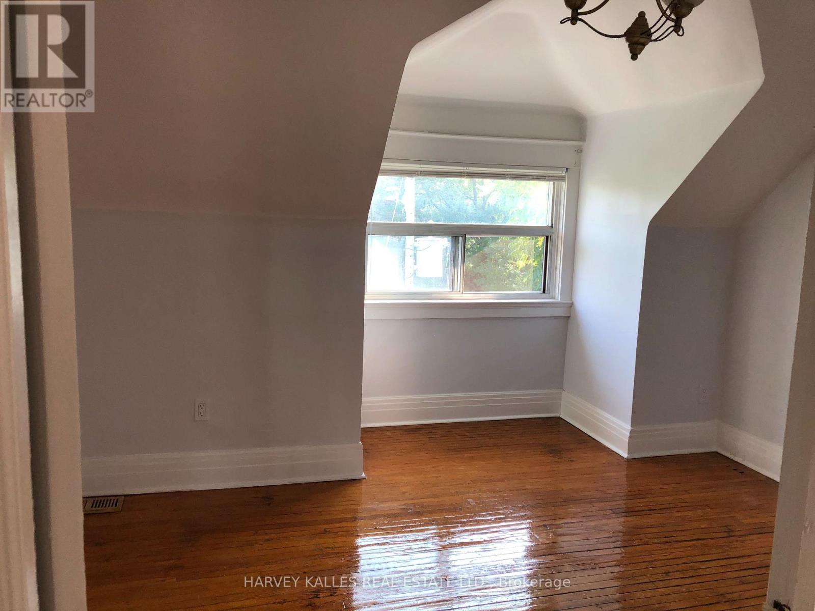 Upper - 226 Ashworth Avenue, Toronto, Ontario  M6G 2A7 - Photo 14 - C13807250
