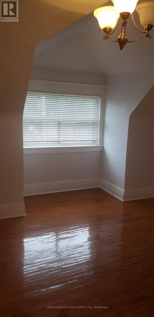 Upper - 226 Ashworth Avenue, Toronto, Ontario  M6G 2A7 - Photo 16 - C13807250