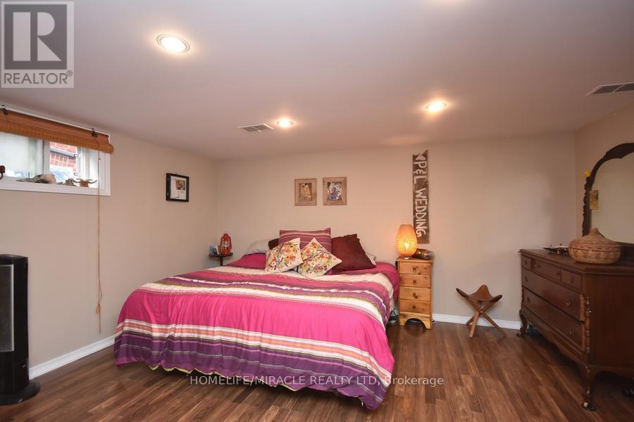 1476 CAWTHRA ROAD, Mississauga, Ontario
