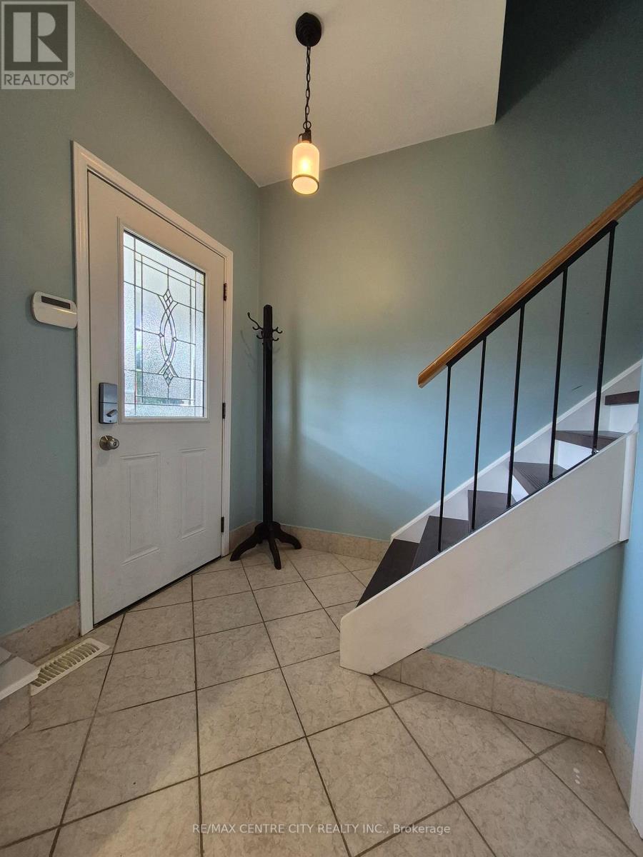 169 Wellington Street, St. Thomas, Ontario  N5R 2S3 - Photo 11 - X13678034