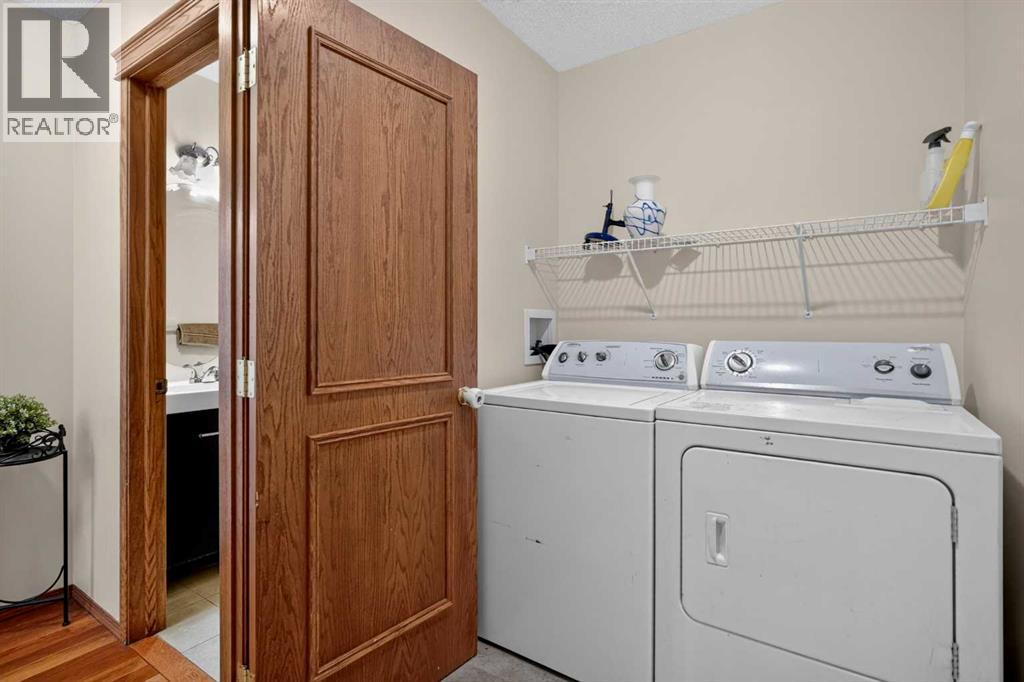 373 Bridlewood Avenue SW photo 23