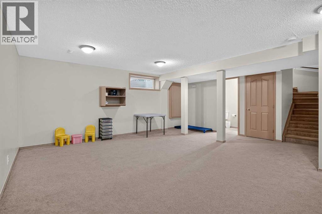 373 Bridlewood Avenue SW photo 35