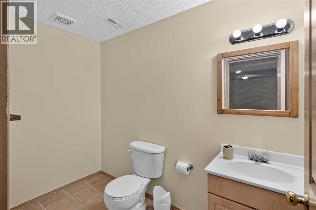 373 Bridlewood Avenue SW photo 36