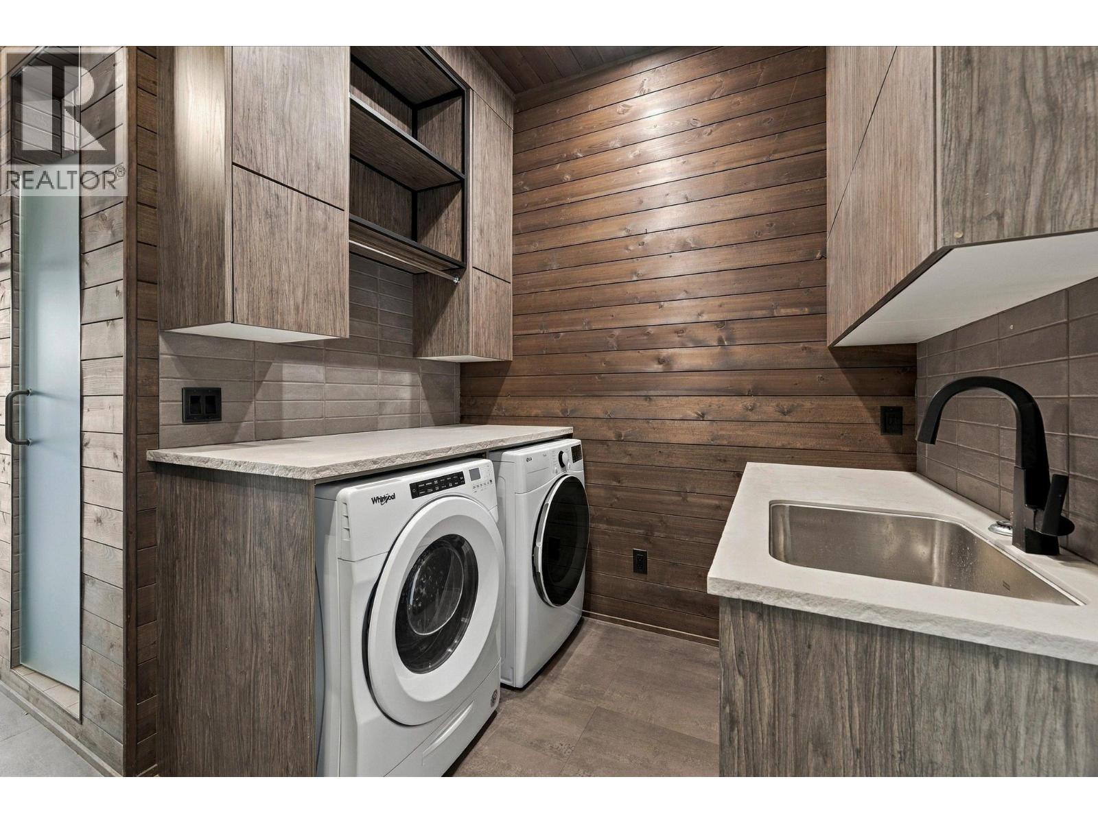7646 Seven O'clock Drive, Pemberton, British Columbia  V0N 2L3 - Photo 13 - R3167508