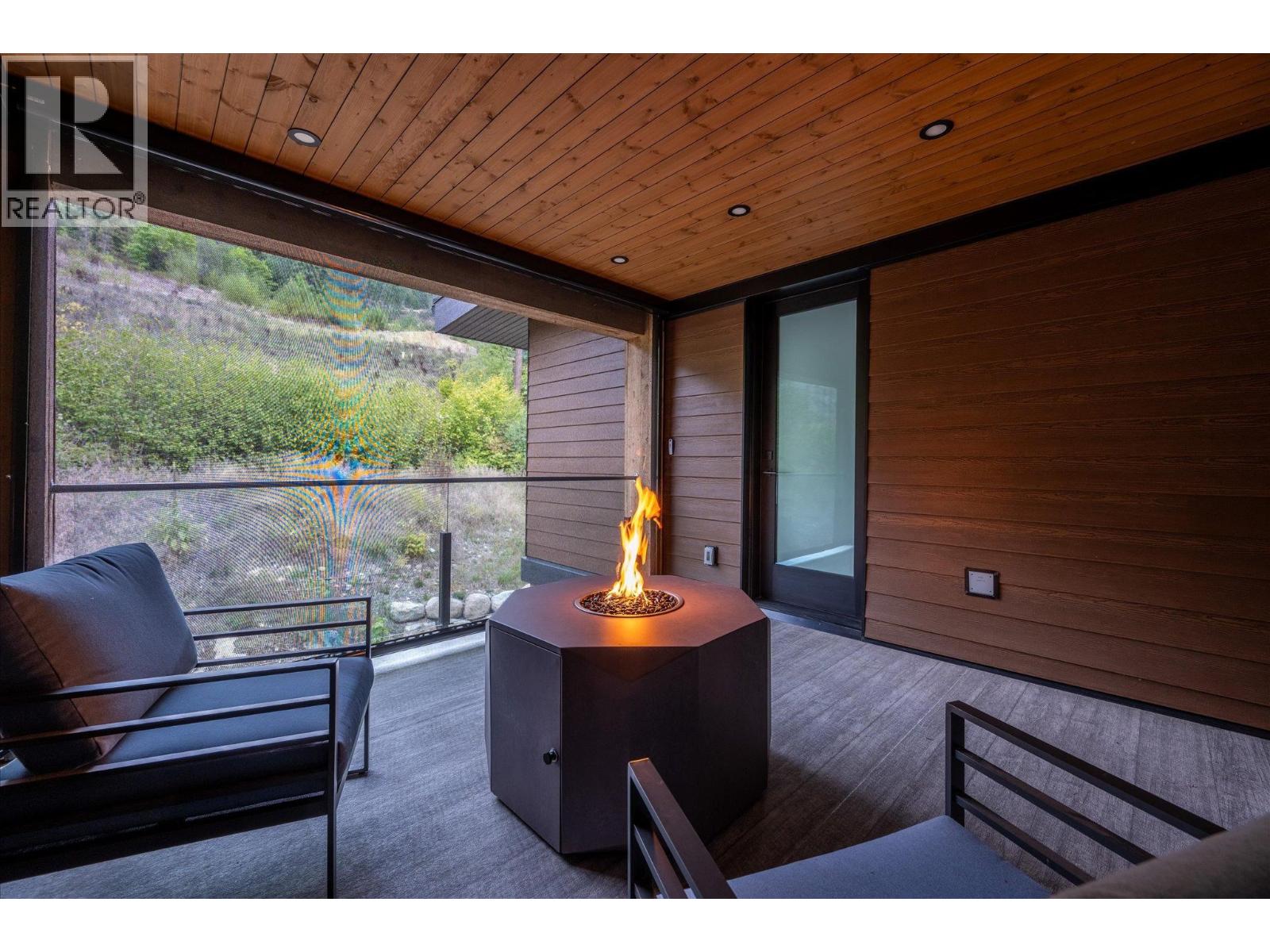 7646 Seven O'clock Drive, Pemberton, British Columbia  V0N 2L3 - Photo 22 - R3167508
