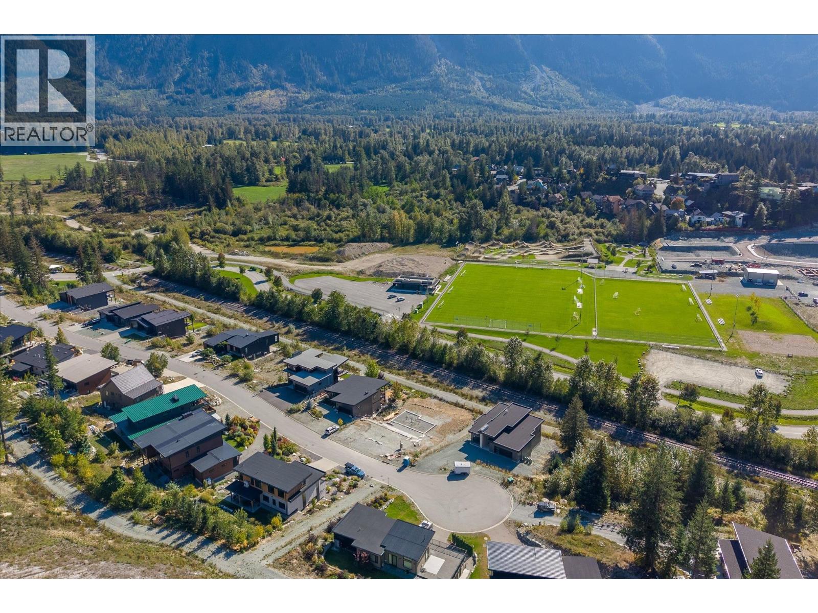 7646 Seven O'clock Drive, Pemberton, British Columbia  V0N 2L3 - Photo 24 - R3167508
