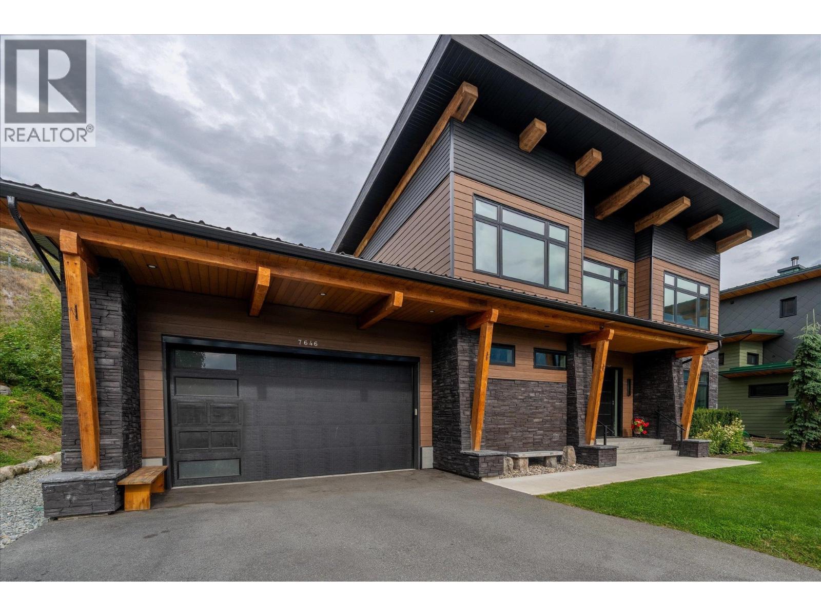 7646 Seven O'clock Drive, Pemberton, British Columbia  V0N 2L3 - Photo 25 - R3167508