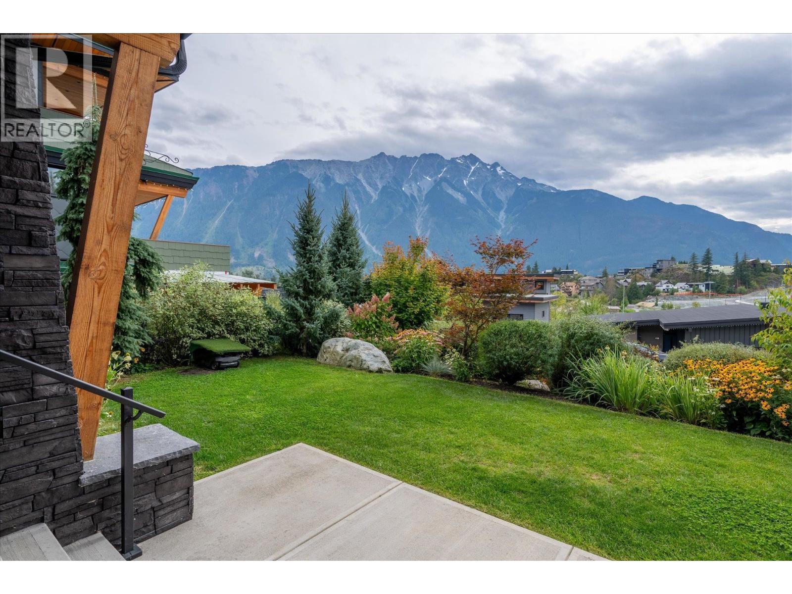 7646 Seven O'clock Drive, Pemberton, British Columbia  V0N 2L3 - Photo 26 - R3167508