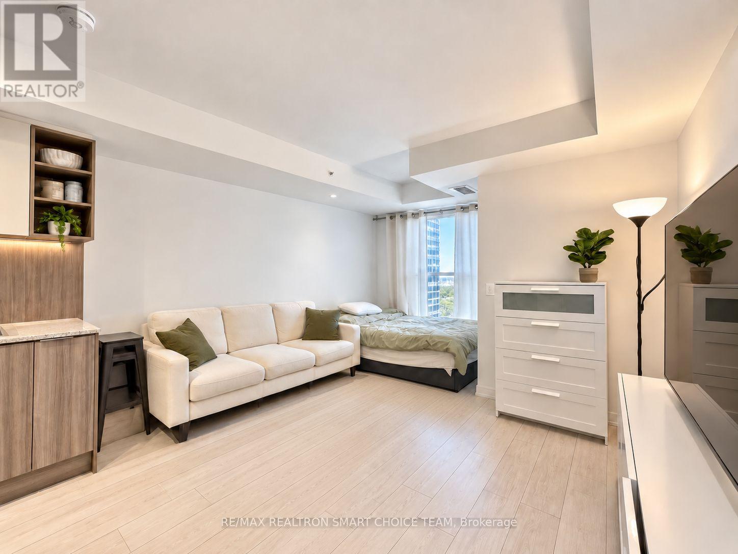 427 - 31 Tippett Road, Toronto (Clanton Park), Ontario  M3H 0C8 - Photo 3 - C13807298