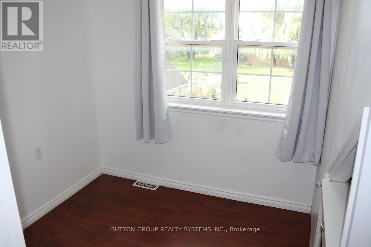 Upper - 684 Birchmount Road, Toronto, Ontario  M1K 1R3 - Photo 36 - E13807302