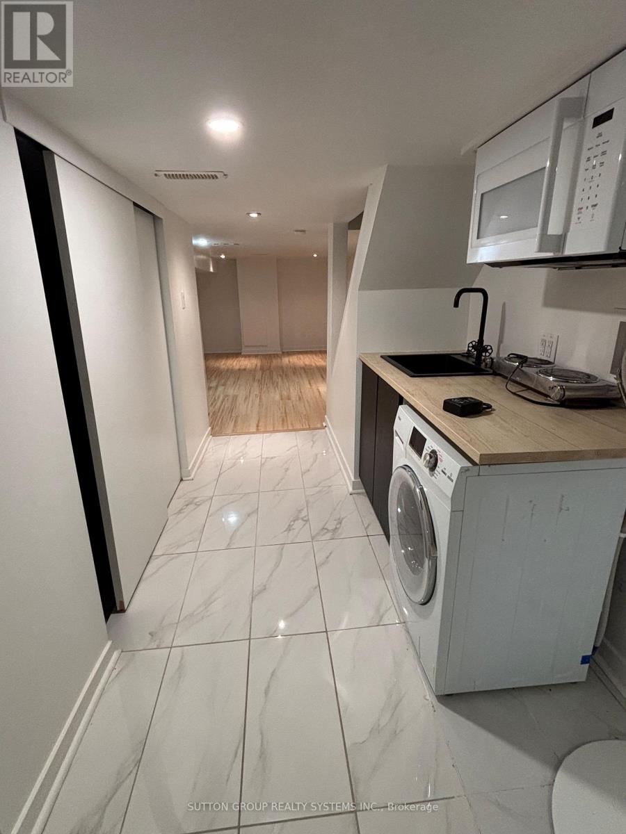 Bsmt - 327 Coxwell (Basement) Avenue, Toronto, Ontario  M4L 3B5 - Photo 13 - E13807308