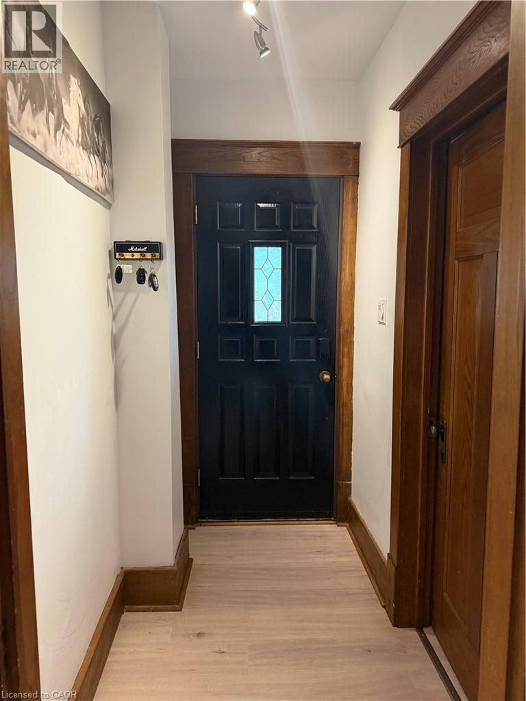202 Colborne Street W, Brantford, Ontario N3T 1L7 - Photo 3 - 40864869