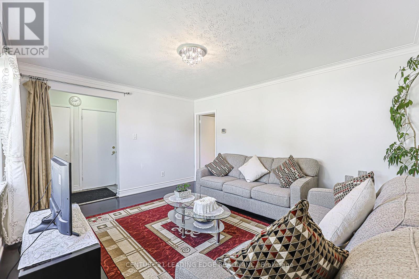 246 Ellington Drive, Toronto, Ontario  M1R 3Y4 - Photo 6 - E13807336