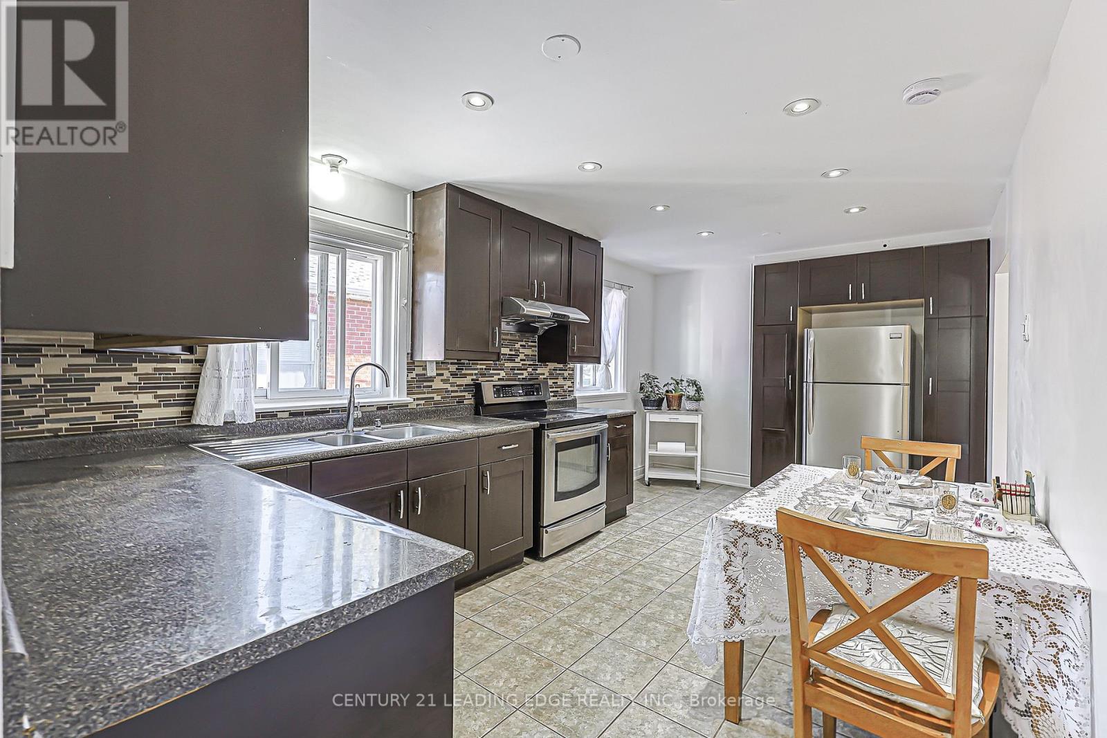 246 Ellington Drive, Toronto, Ontario  M1R 3Y4 - Photo 7 - E13807336