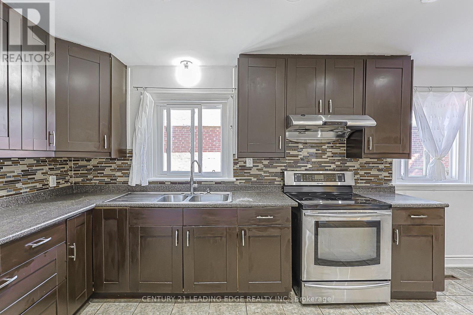 246 Ellington Drive, Toronto, Ontario  M1R 3Y4 - Photo 9 - E13807336