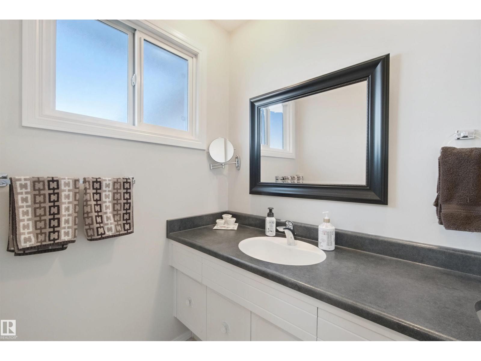 11439 144 AV NW NW