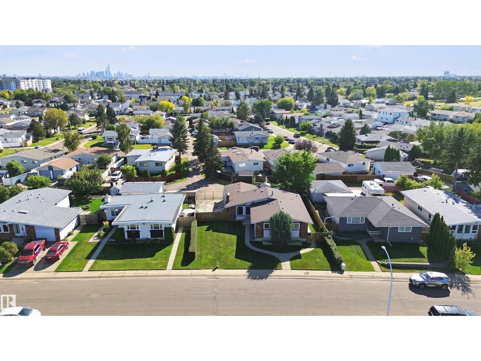11439 144 AV NW NW