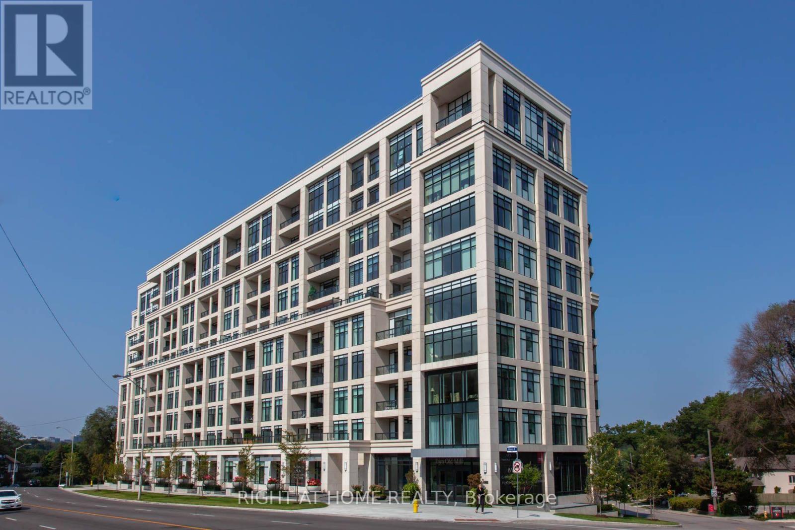 404 - 2 OLD MILL DRIVE, Toronto, Ontario